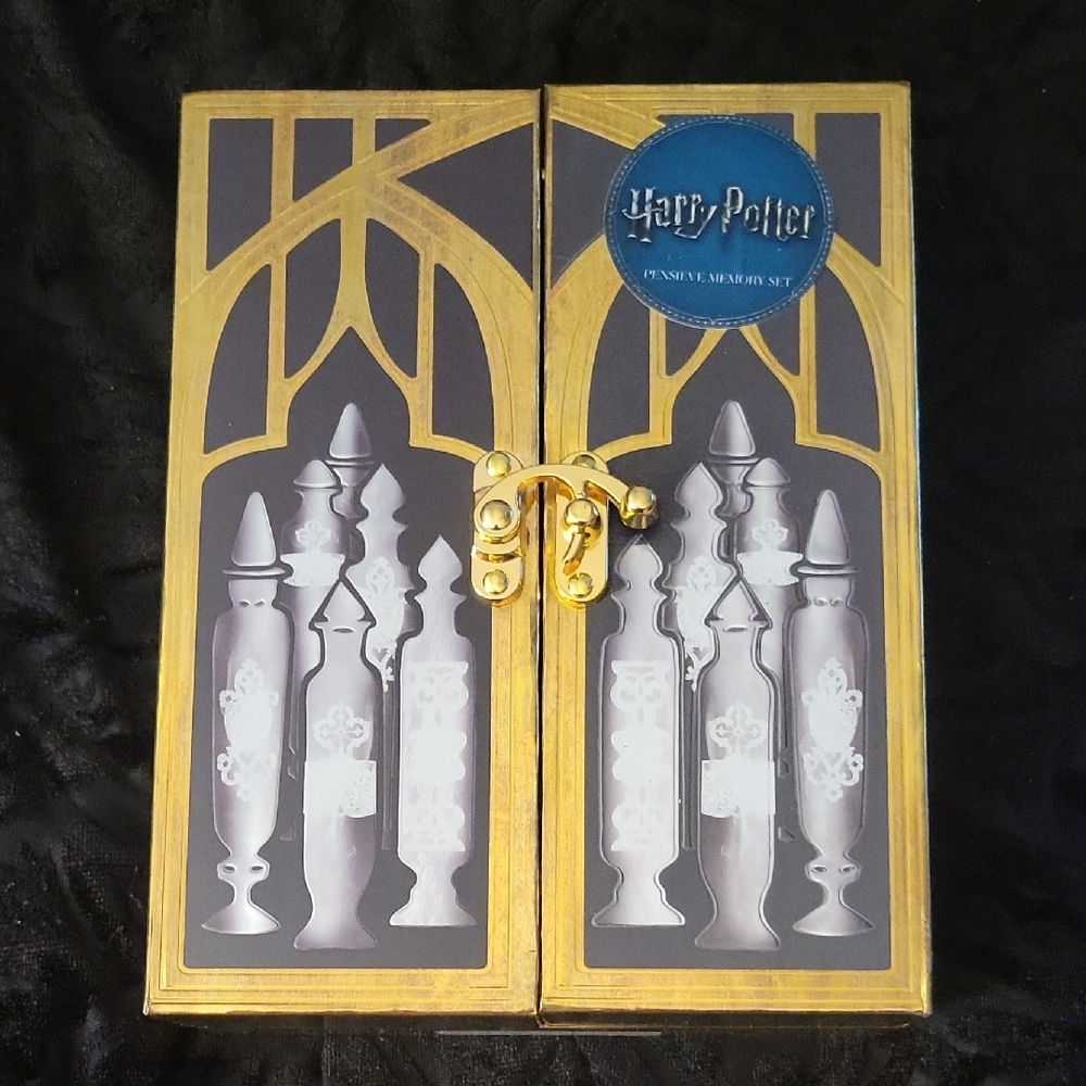 Warner Bros. Gold and Black Harry Potter Book Set